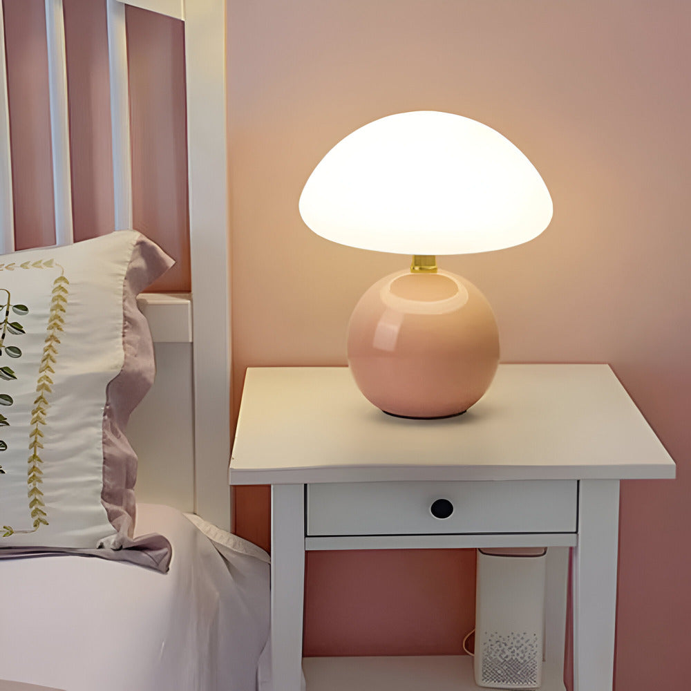 Mushora – Bauhaus-inspireret Bordlampe i Svampeform med 3 LED-farver