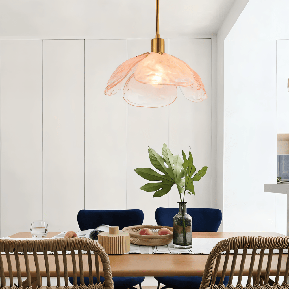 Pendellampe i farvet glas – blomsterdesign med LED lys