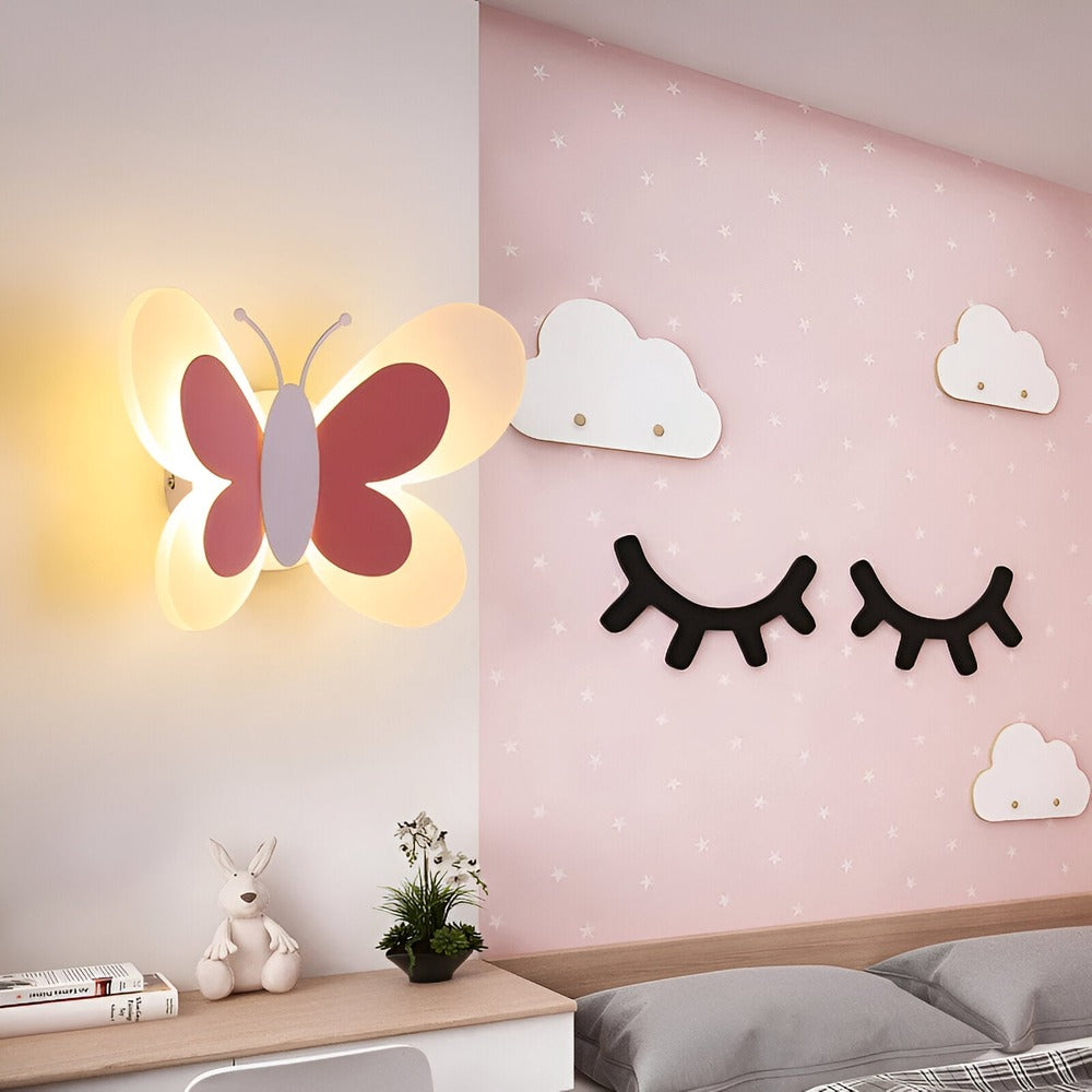 LED væglampe med sommerfugledesign – farverig børnelampe