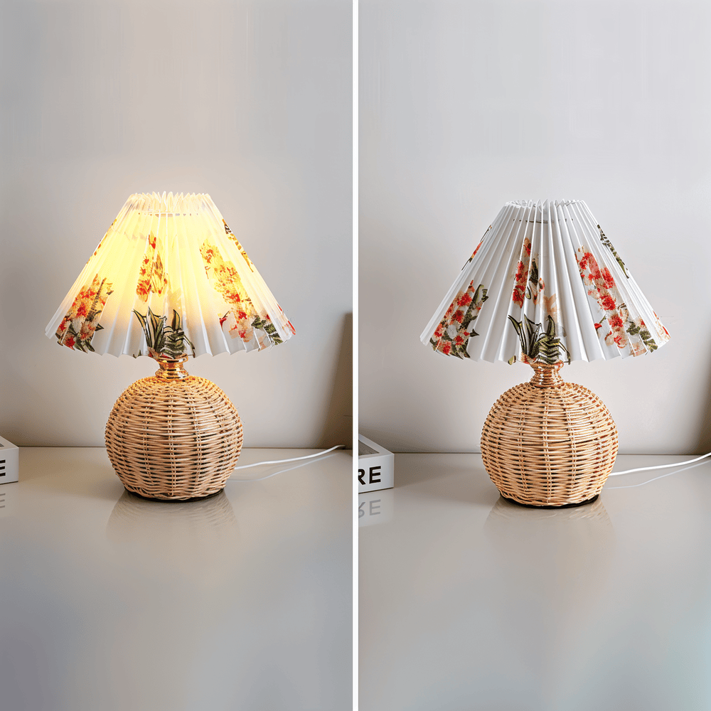 RaffiaGlow – Plisserad Bordslampa i Rotting med Retrodesign