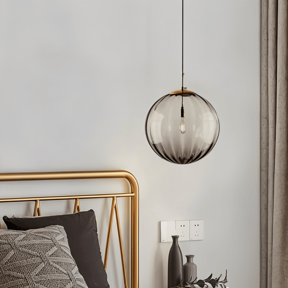 Glasora – Nordisk Pendellampe med Farvede Glasglober