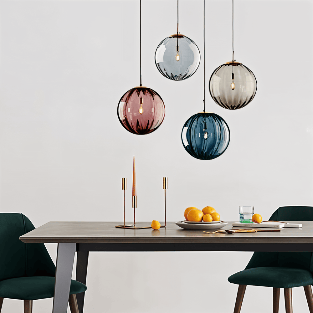 Glasora – Nordisk Pendellampe med Farvede Glasglober