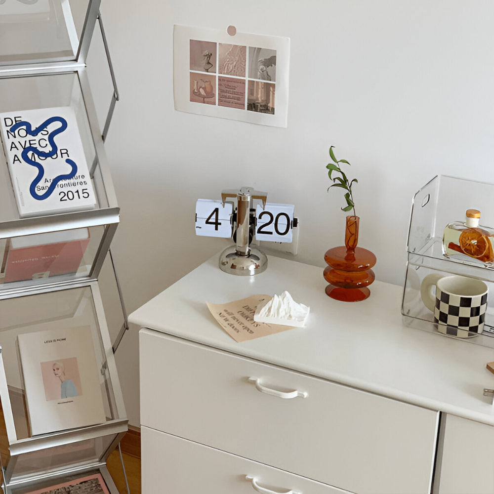 Retro flip ur – minimalistisk bordur med mekanisk display