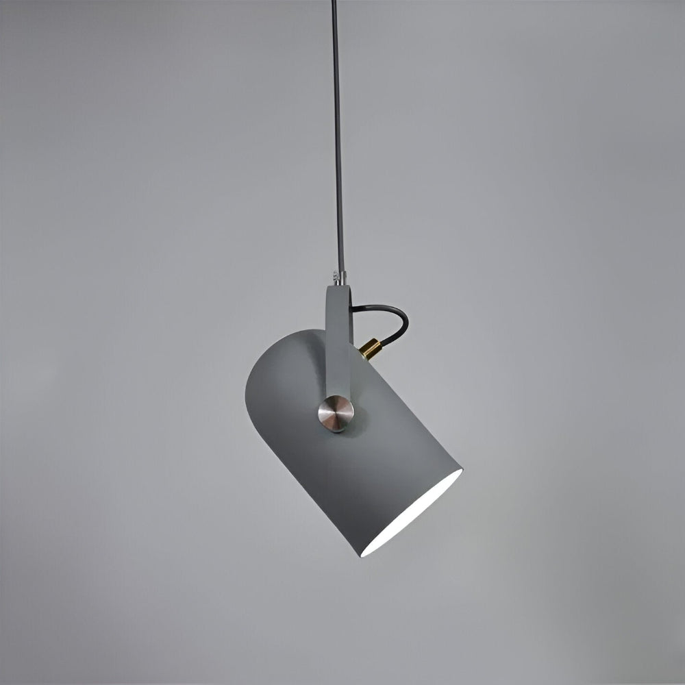 Justerbar pendellampe i aluminium – nordisk design til spisebord