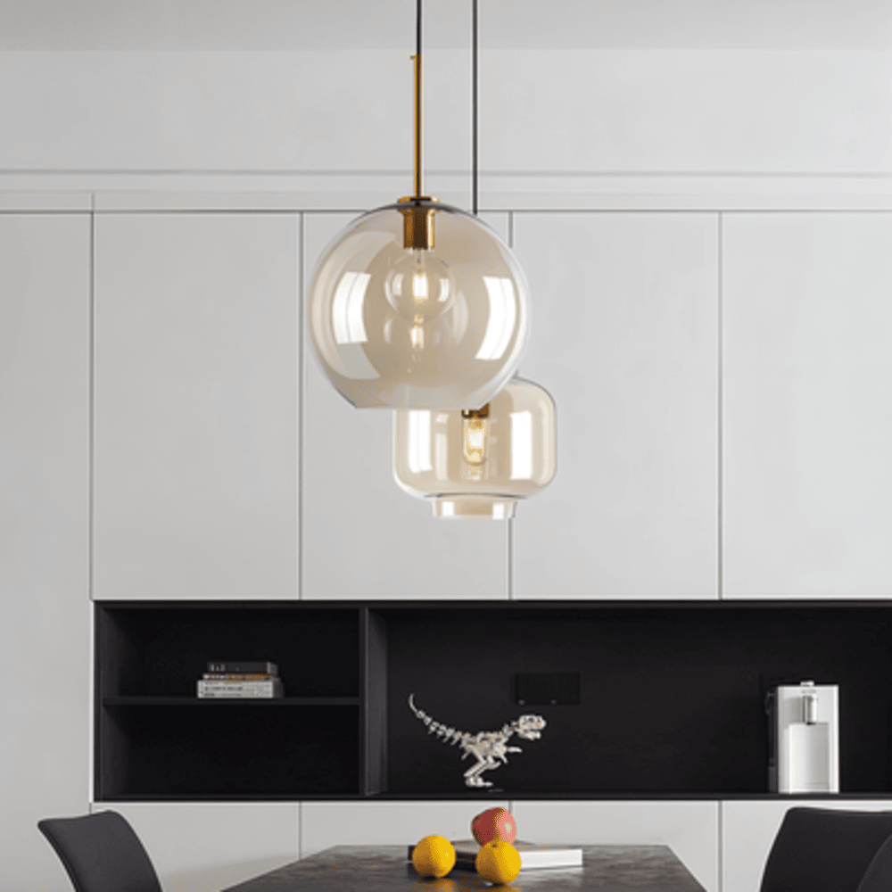 Pendellampe i klart glas – industriel loftlampe med elegant design
