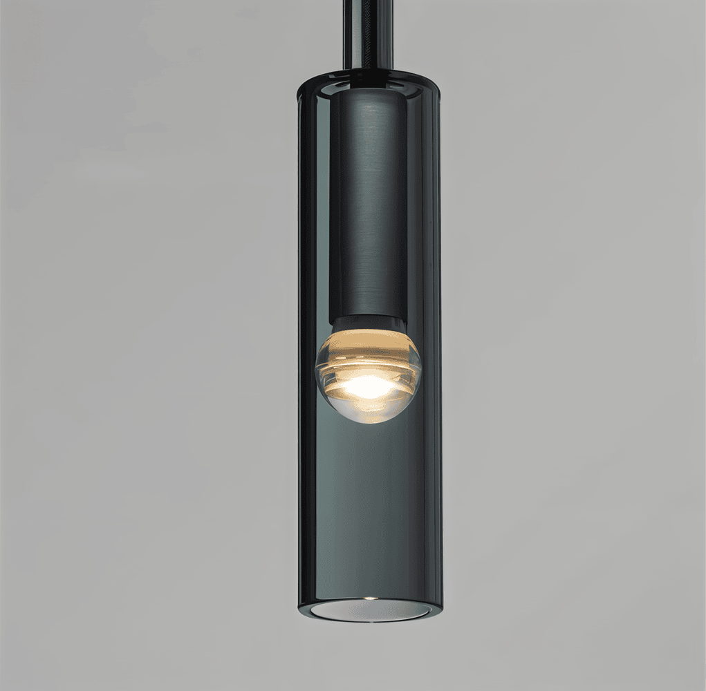Væglampe i røgfarvet glasrør – minimalistisk design med varm LED