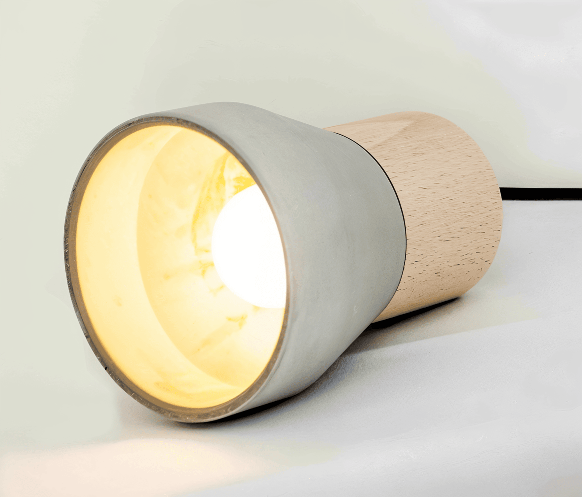 Concrea – Loftlampe i Beton med Trædetaljer
