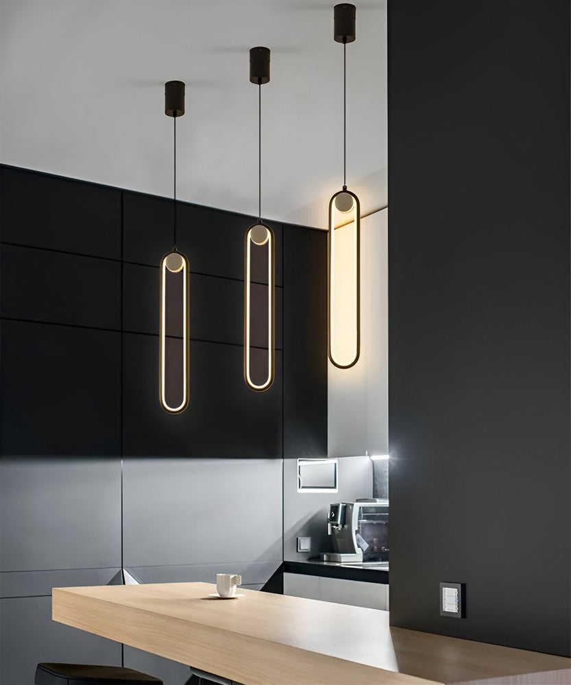 Lang LED loftlampe i sort aluminium – minimalistisk og elegant design