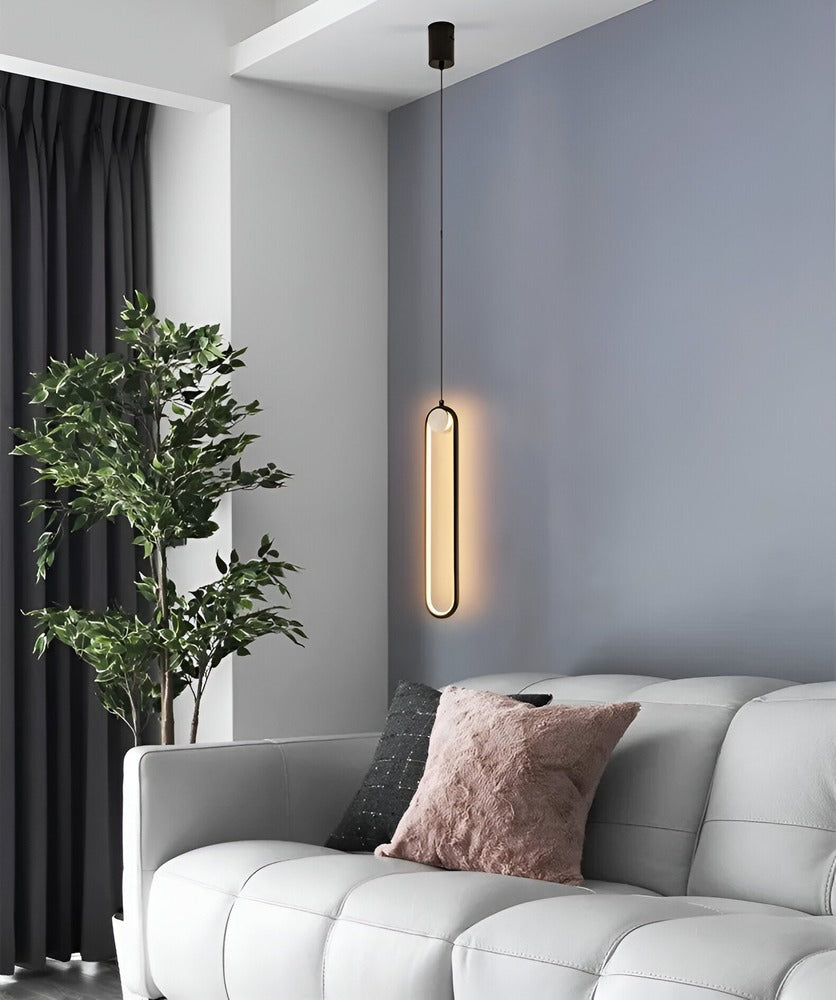 Lang LED loftlampe i sort aluminium – minimalistisk og elegant design