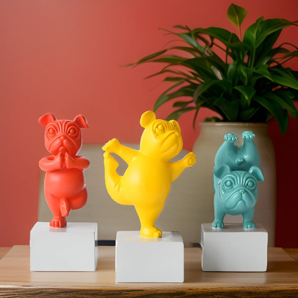Bulldog skulptur i yoga design – dekorativ og moderne figur