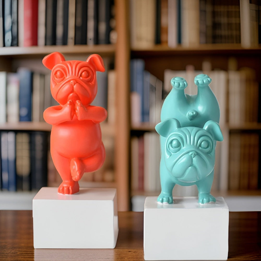 Bulldog skulptur i yoga design – dekorativ og moderne figur