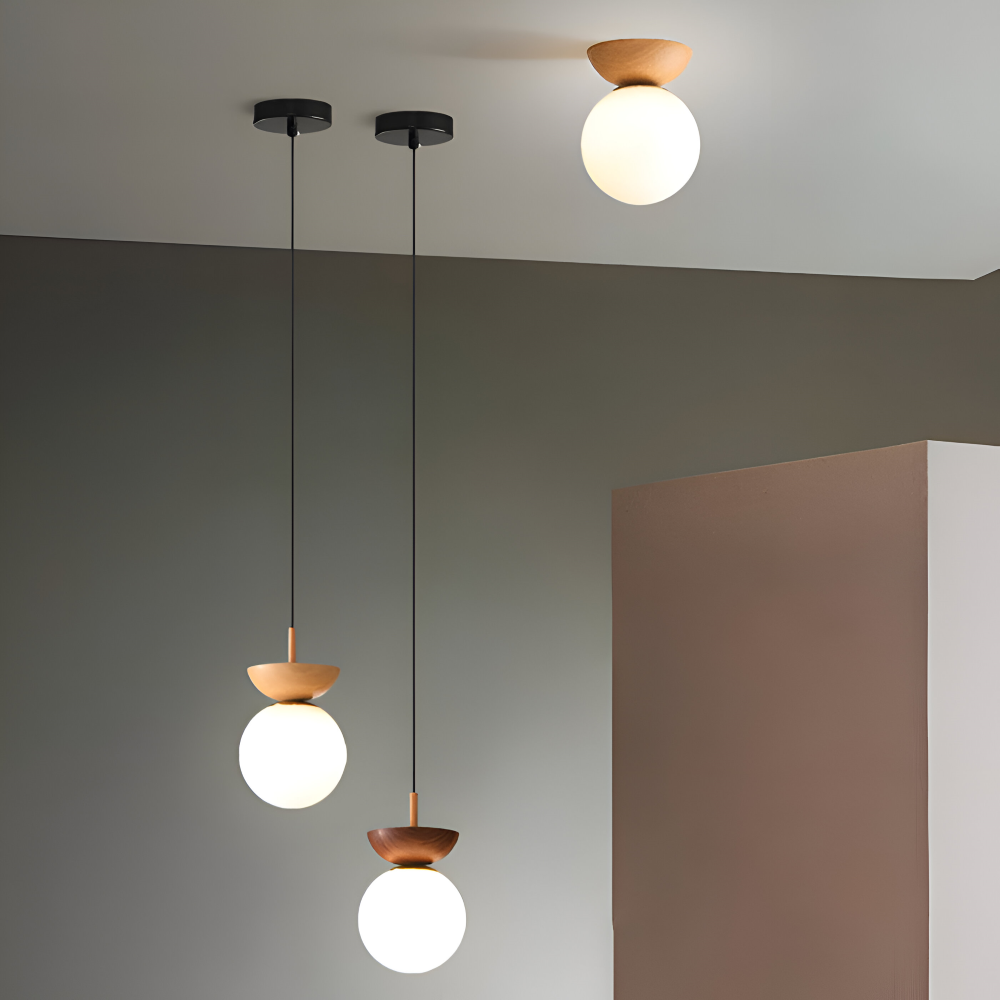 Kiyora – Japansk LED Loftlampe med Perleformet Glaskuppel og Træramme