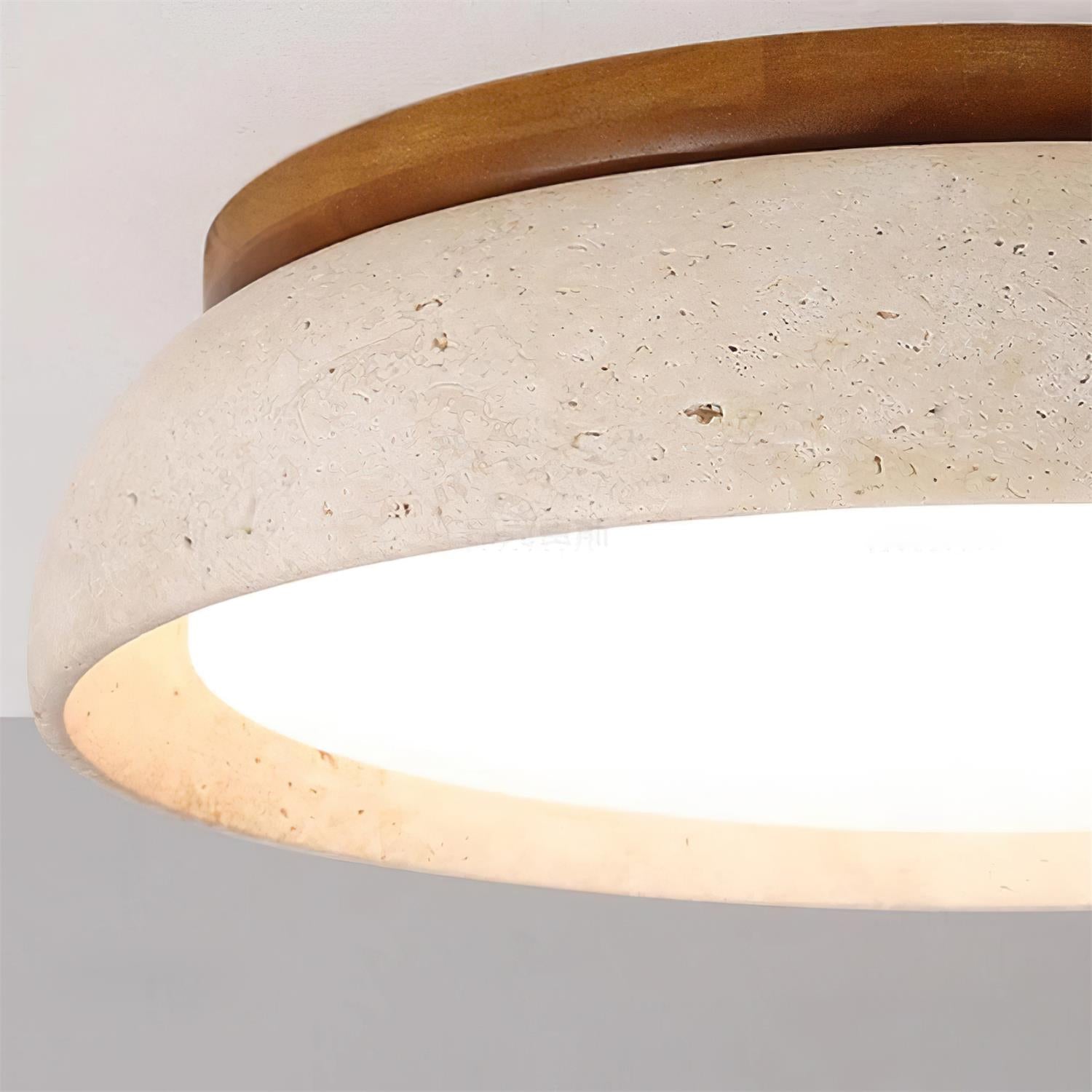Depiara – Naturlig Loftlampe i Travertin med Blød LED-belysning