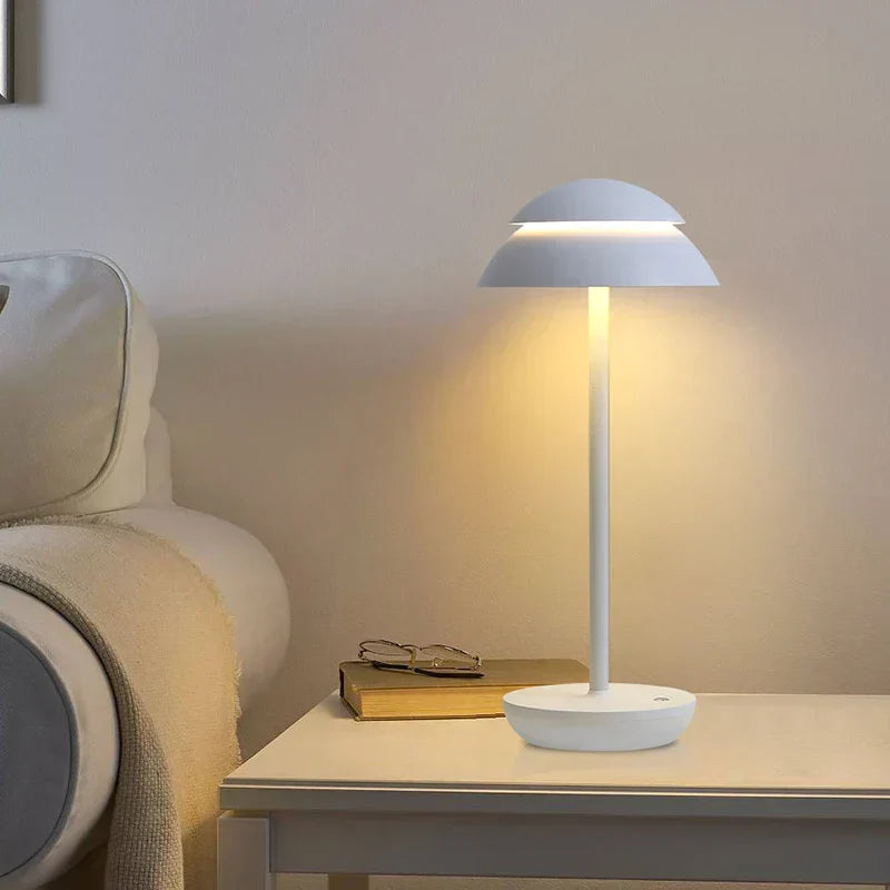 NoiraGlow Bordlampe – Trådløs Sort Bordlampe med Justerbar Lysstyrke