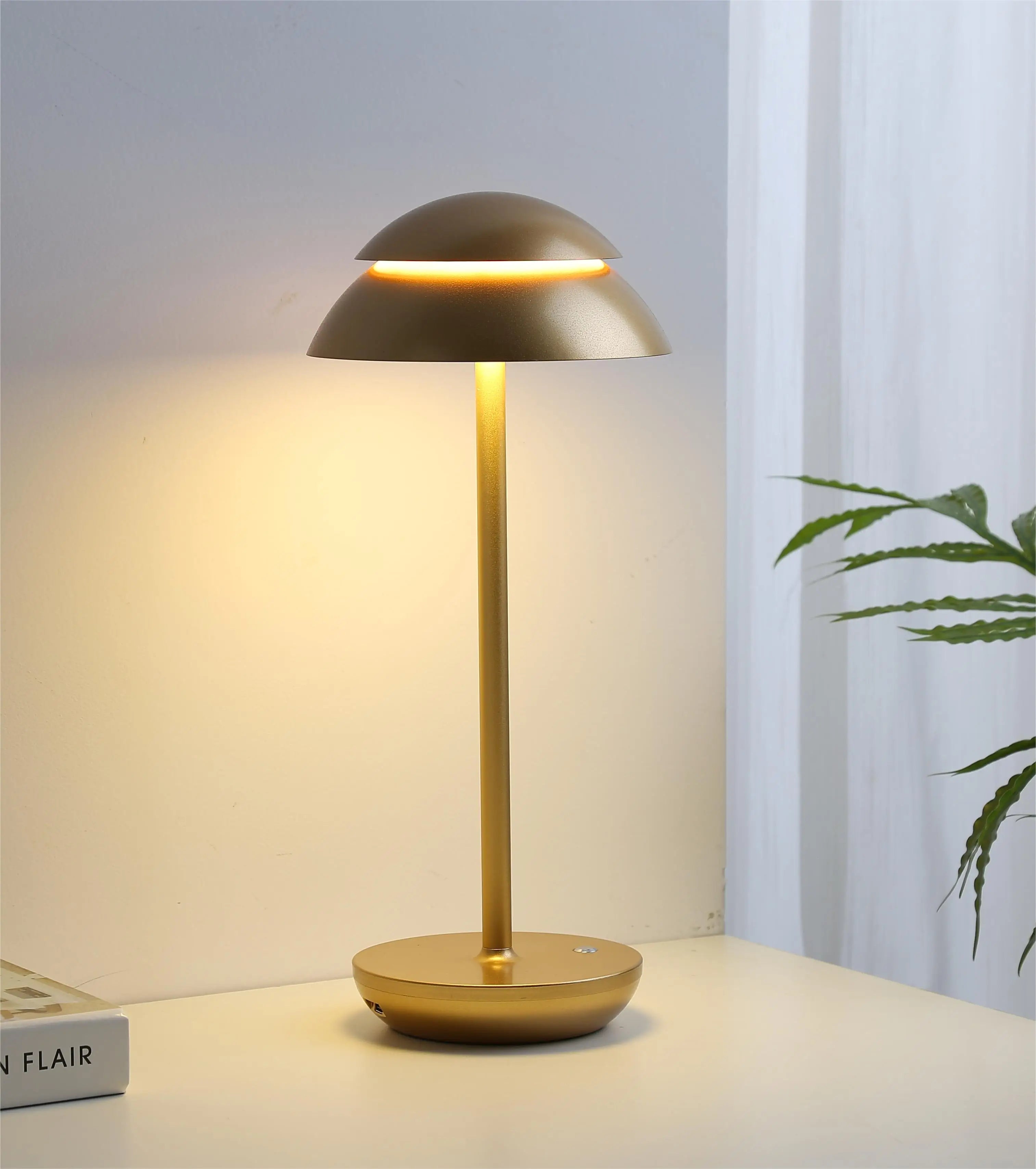 NoiraGlow Bordlampe – Trådløs Sort Bordlampe med Justerbar Lysstyrke