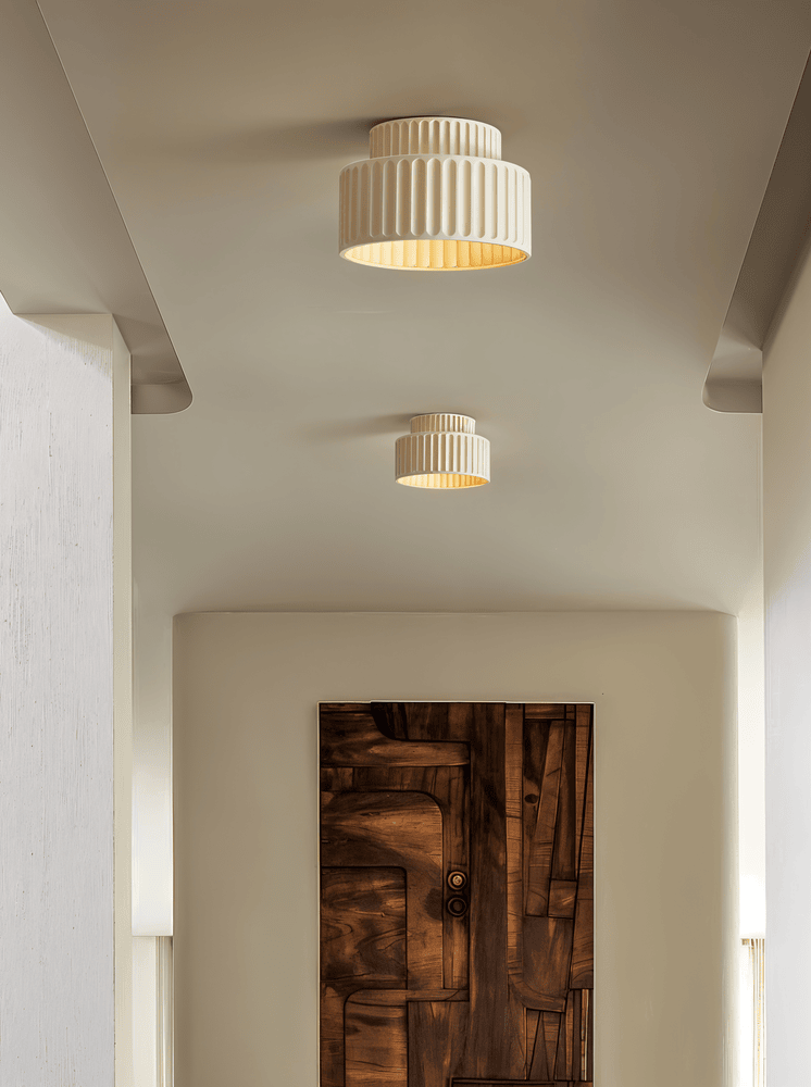 Ribello – Hvid Loftlampe i Resin med Riflet Design