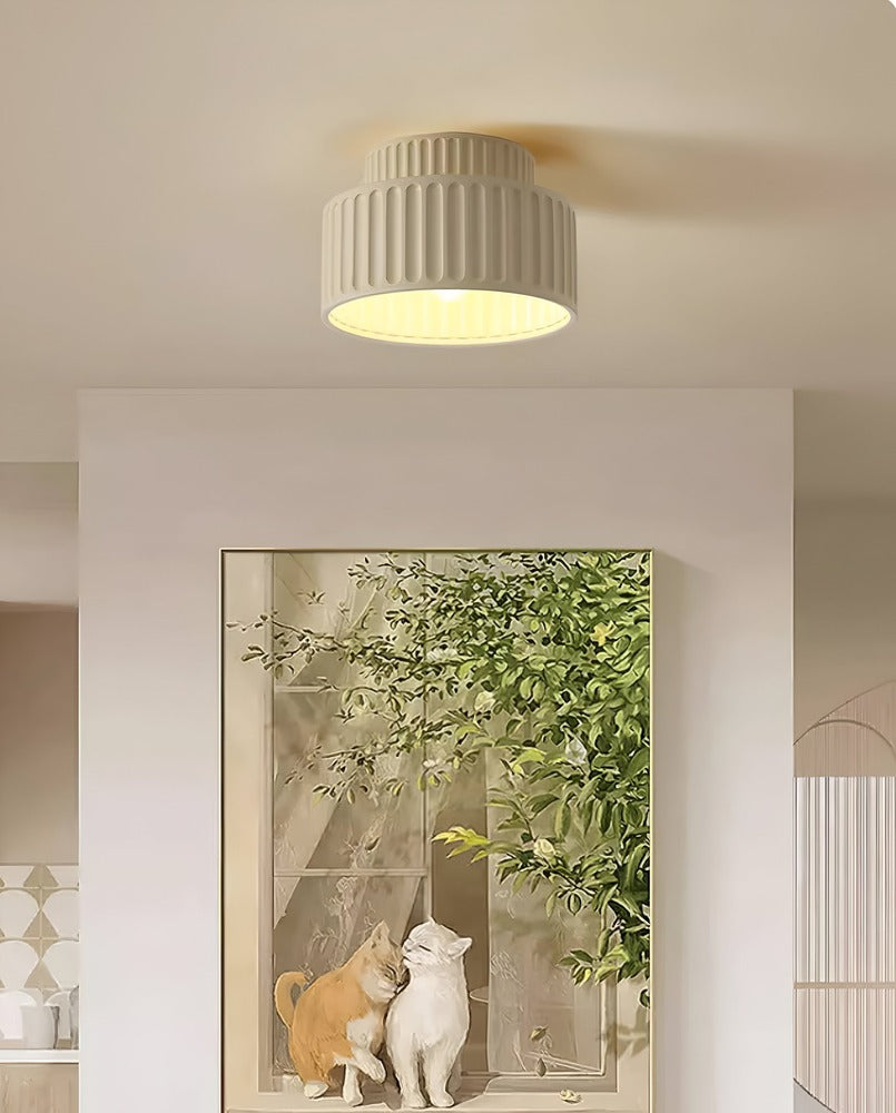 Ribello – Hvid Loftlampe i Resin med Riflet Design