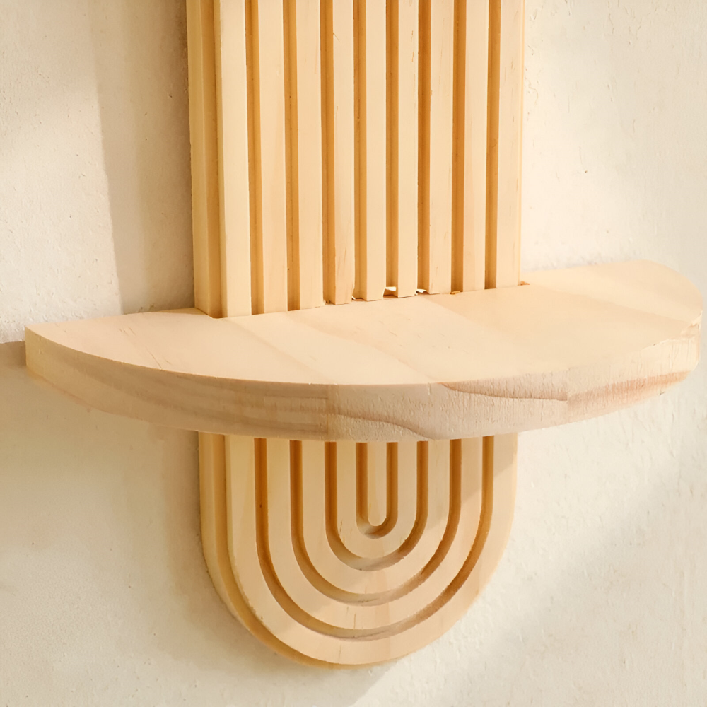 FormaEdge Hylde – Moderne Geometrisk Væghylde i Træ (35 cm)