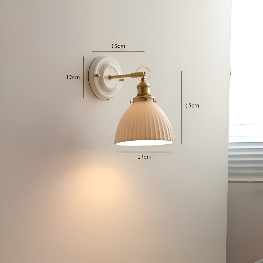 Væglampe i hvid keramik og kobber – rustikt landligt design