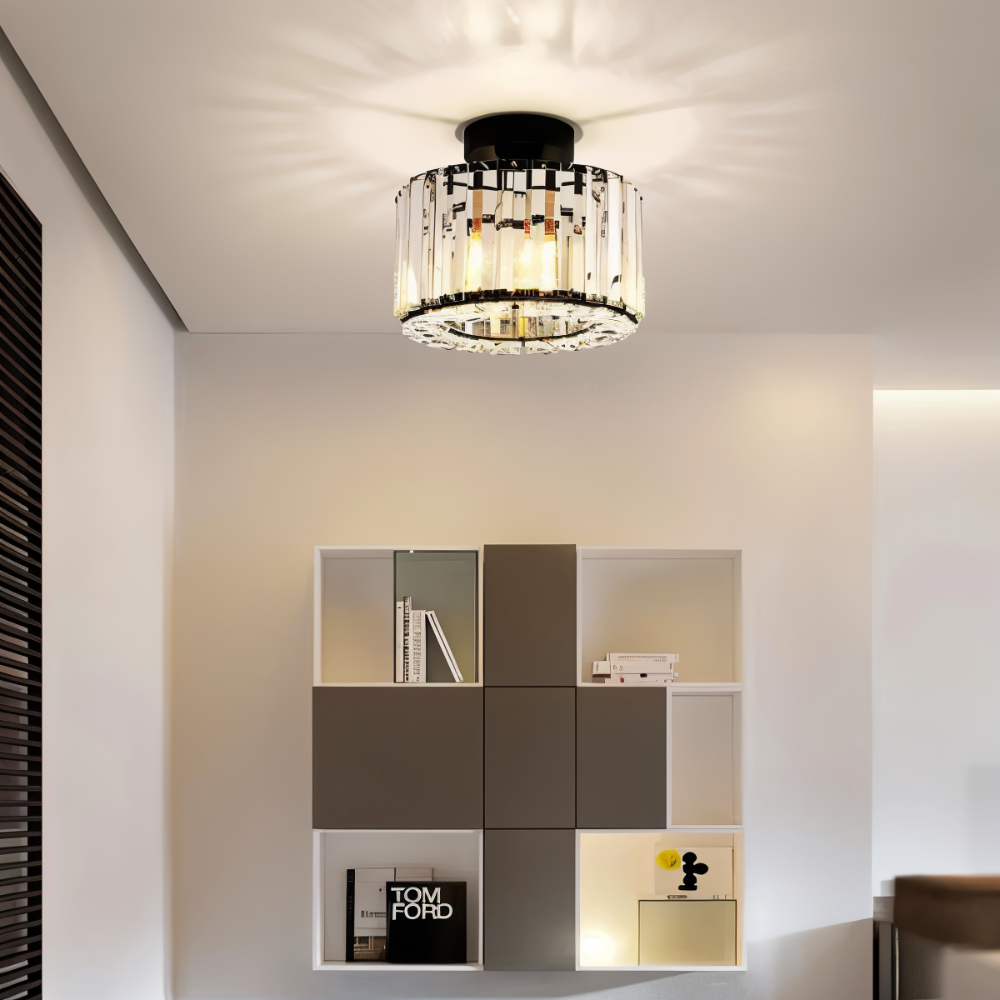 Crystaléa – Halvindkapslet Loftlampe i Krystal med Rundt Design