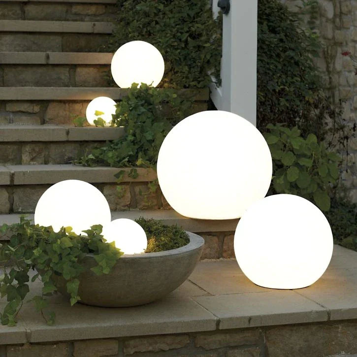 LED havekugle med 16 farver – dekorationslys til ude og inde