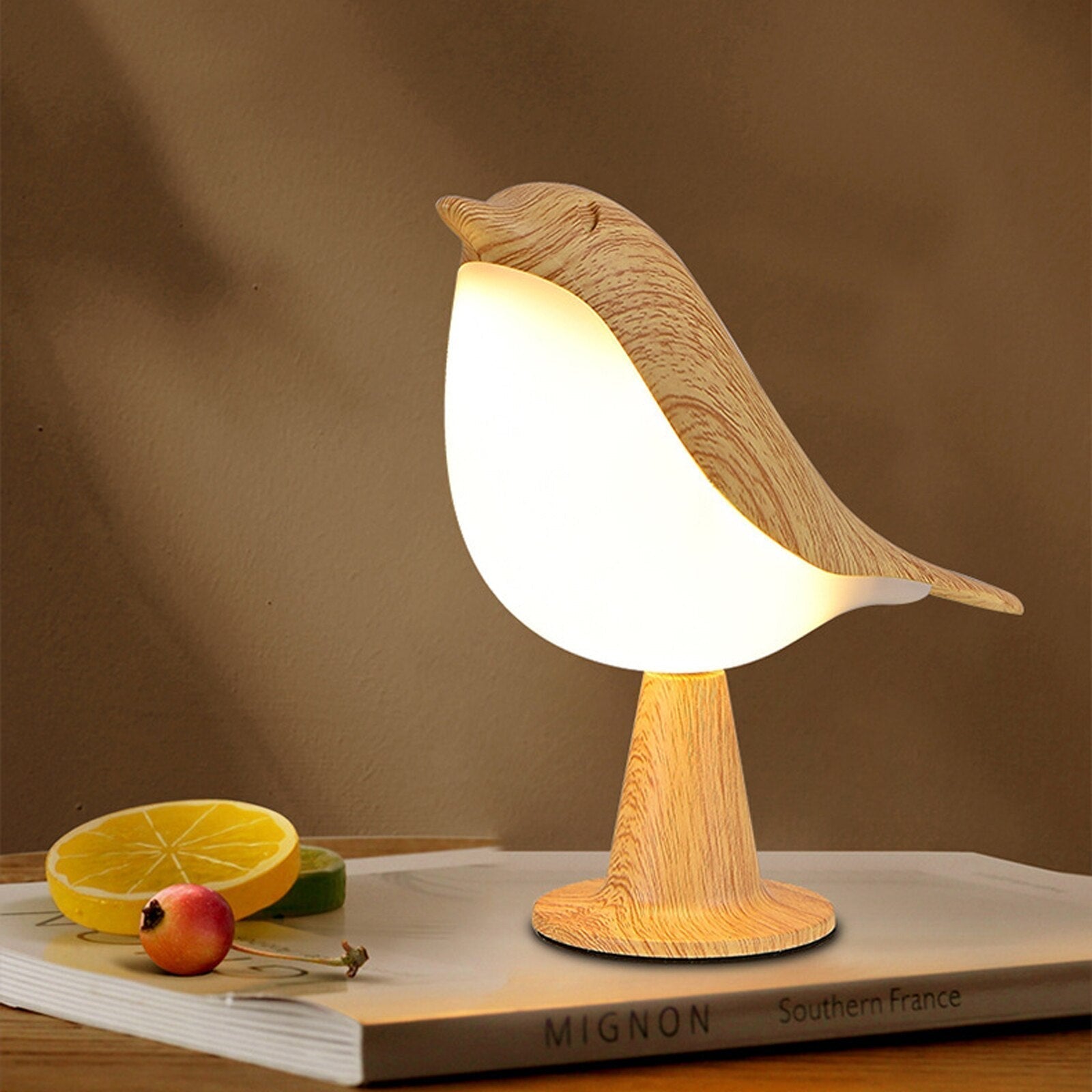 Aviara – Elegant Bordlampe med Fuglemotiv og LED-Belysning