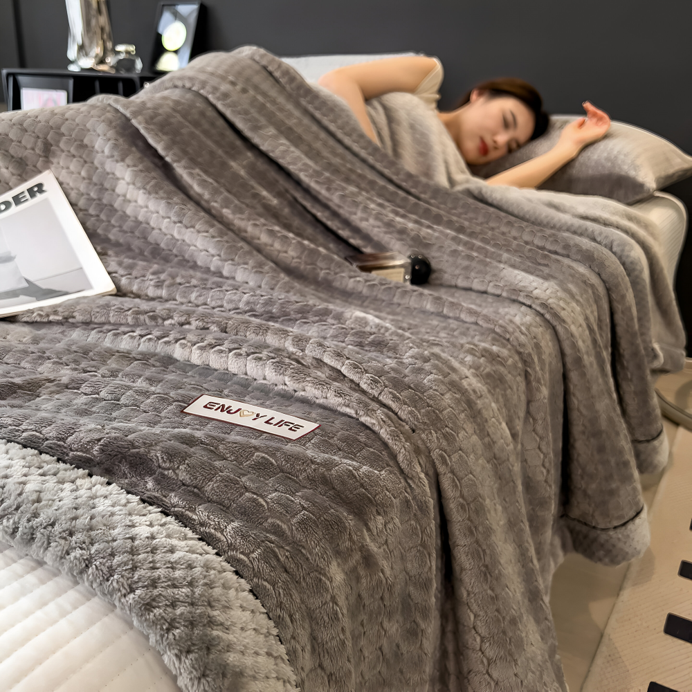 VelouraPatch – Lyxig Plyschfilt i Patchworkdesign för Helårsbruk