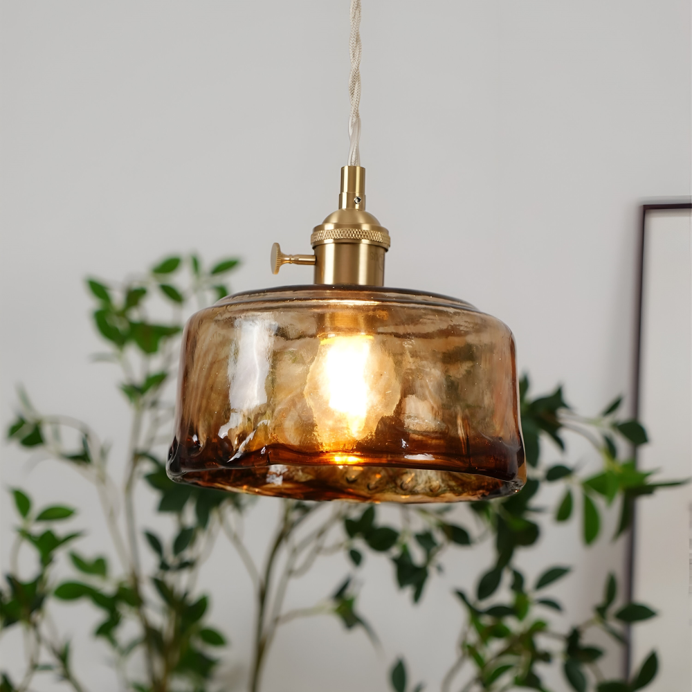 Vintage glaspendel lampe i antik messing til spisebord