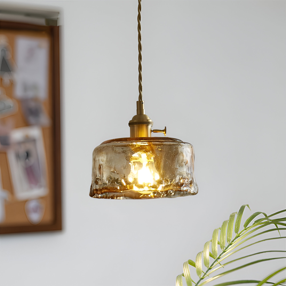 Vintage glaspendel lampe i antik messing til spisebord