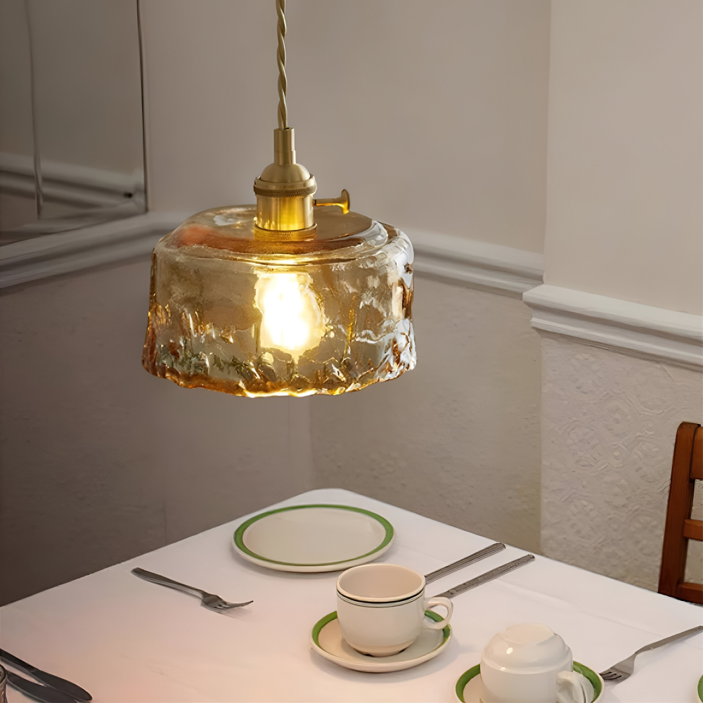 Vintage glaspendel lampe i antik messing til spisebord