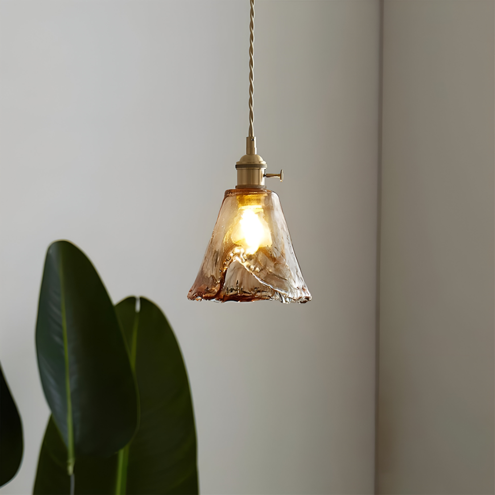 Vintage glaspendel lampe i antik messing til spisebord