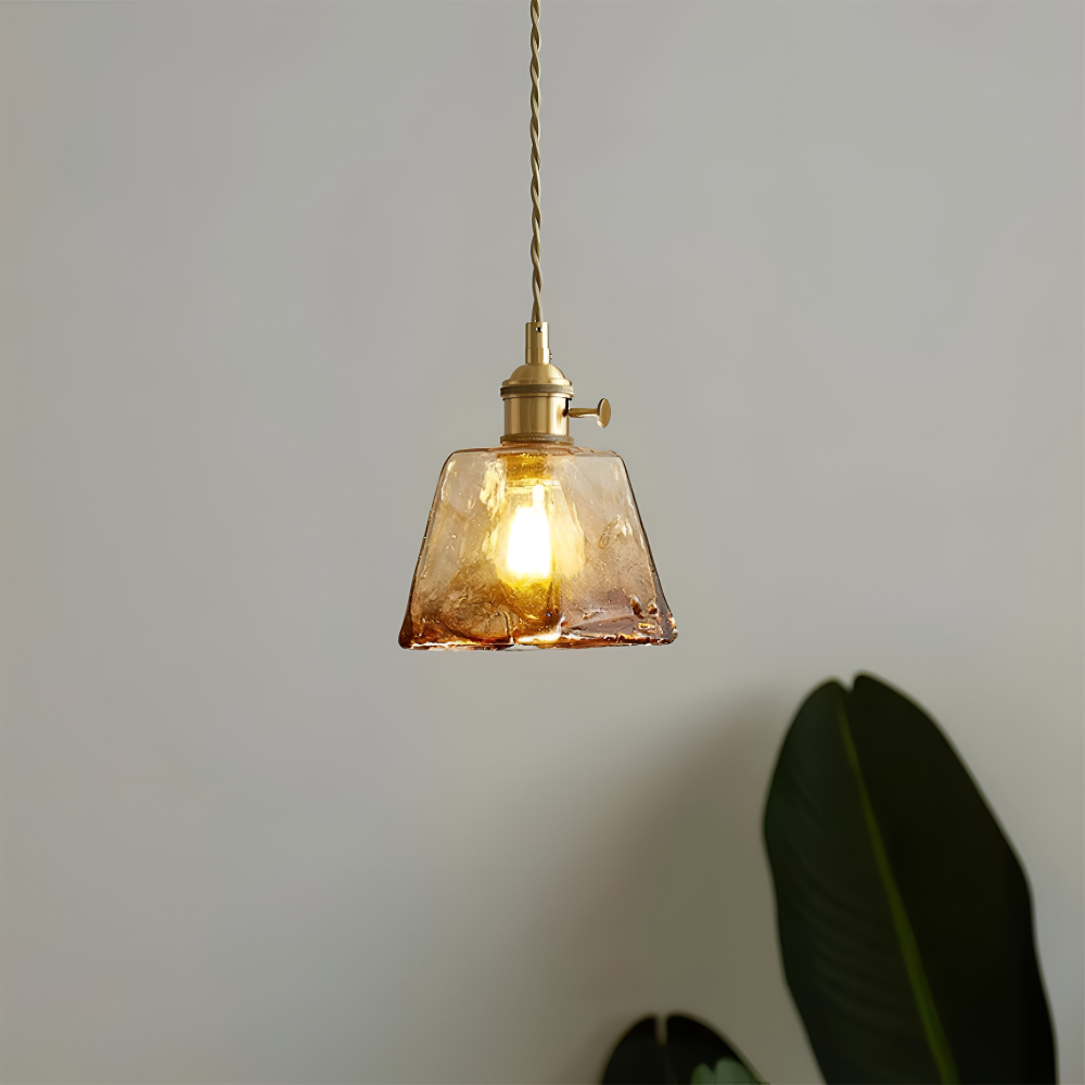 Vintage glaspendel lampe i antik messing til spisebord