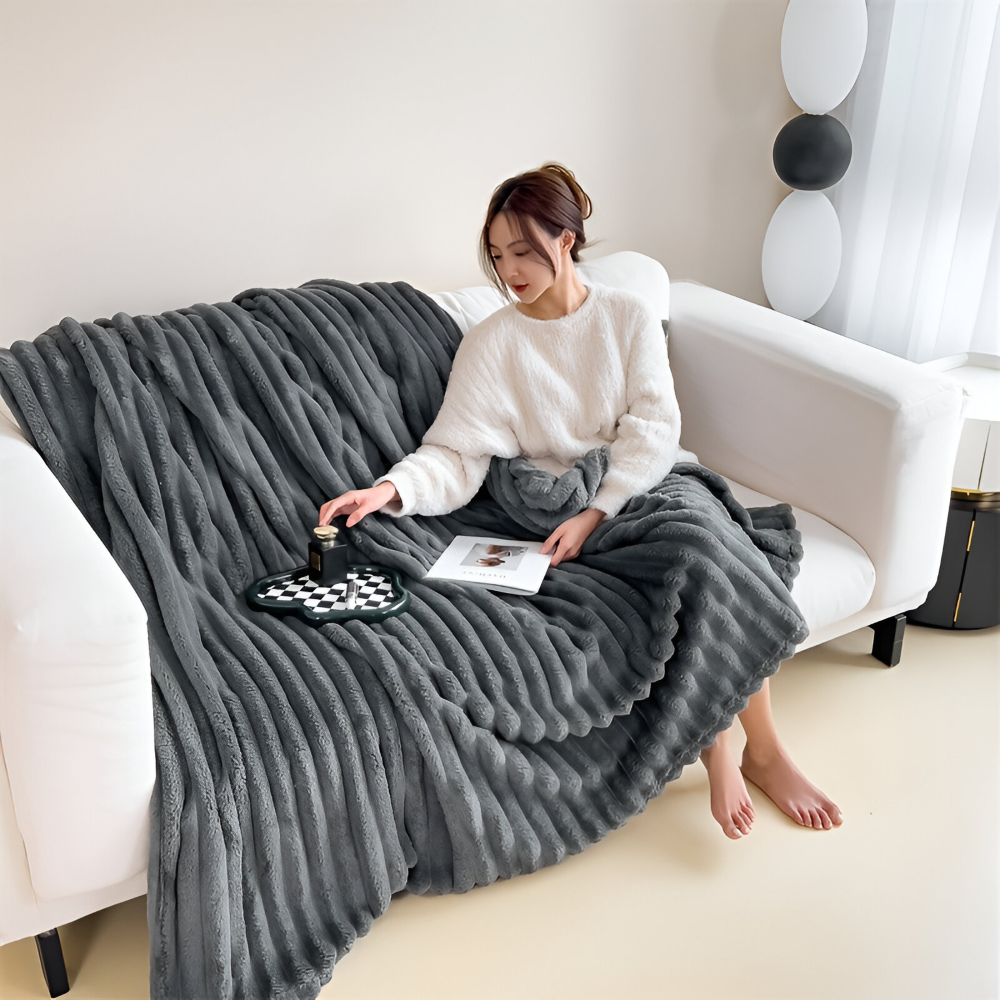 StripeEase Plaid – Ultra-blødt Fleecetæppe med Elastiske Striber