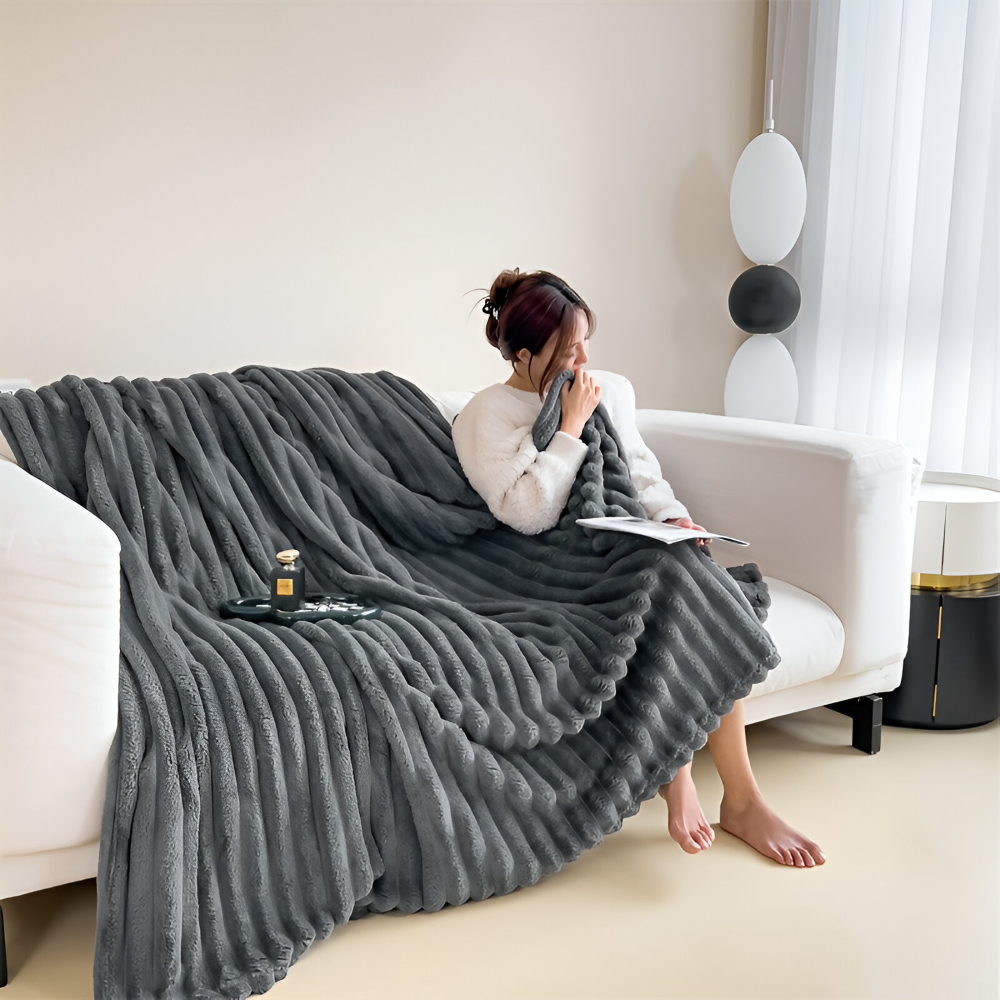 StripeEase Plaid – Ultra-blødt Fleecetæppe med Elastiske Striber