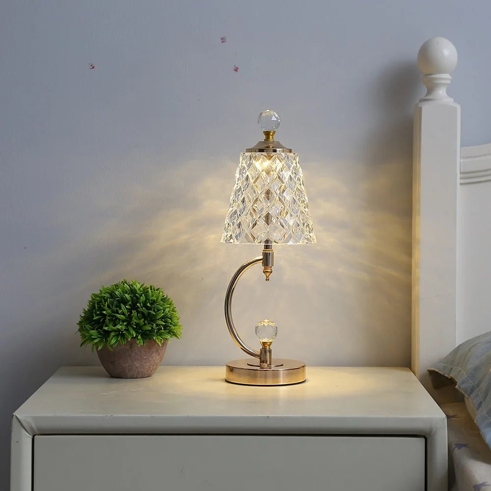 Vintage bordlampe i guld med krystalskærm – trådløs LED lampe