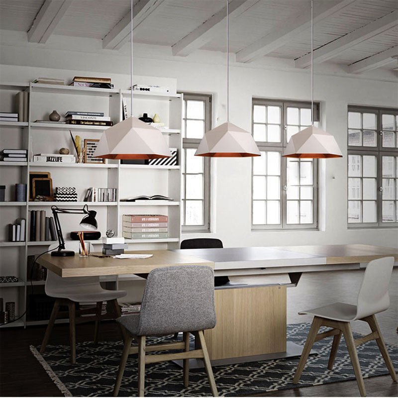 Prismara – Farverig Geometrisk Pendellampe i Moderne Design