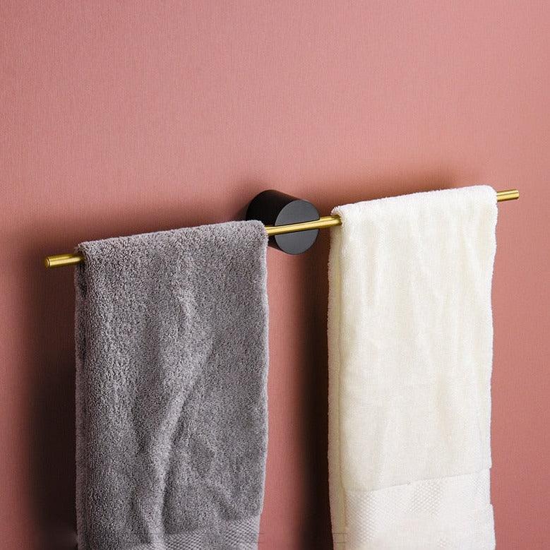Håndklædeholder i metal – vægmonteret minimalistisk design til badeværelse