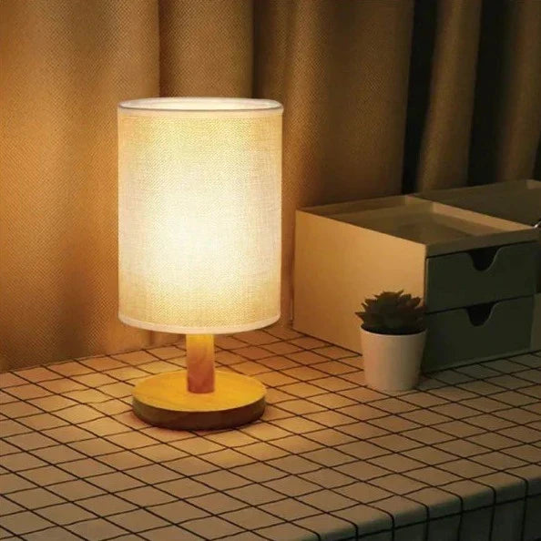 Aiko – Organisk Bordlampe i Træ & Hør med Fjernbetjening