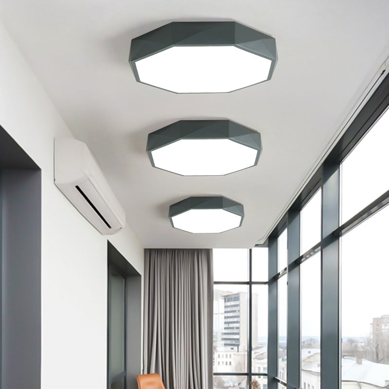 Moderne skandinavisk LED-loftlampe i abstrakt design