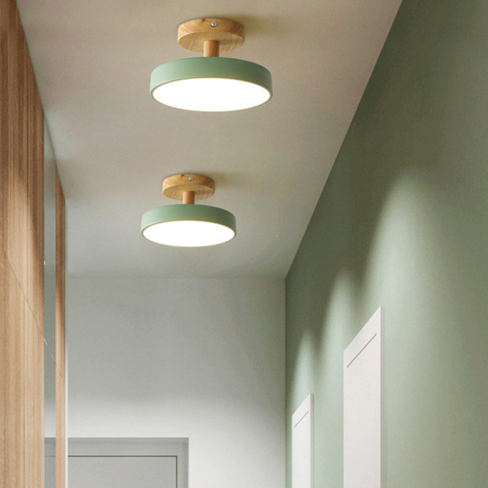 Nörd – Skandinavisk Plafondlampe med Træbase & Blødt Pasteldesign