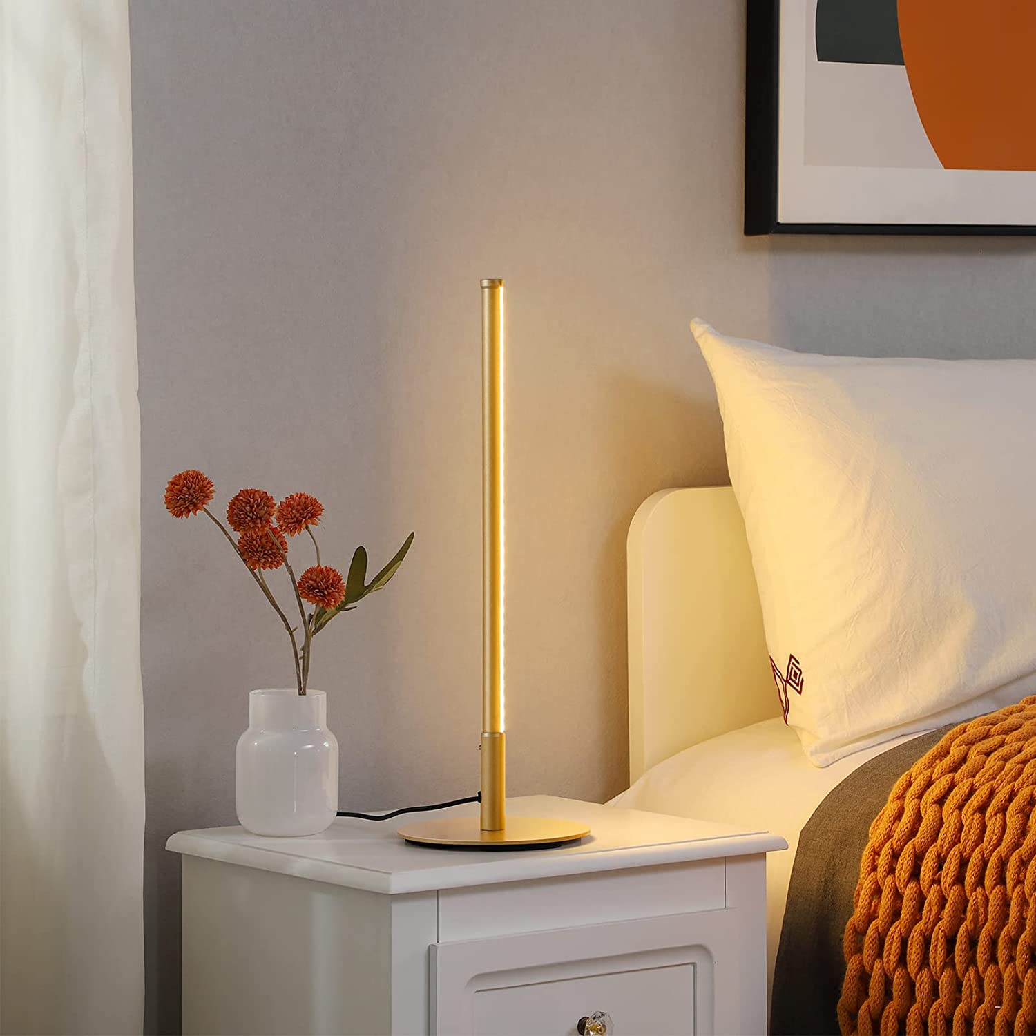Guldfarvet LED-bordlampe med touch og 3 lysfarver