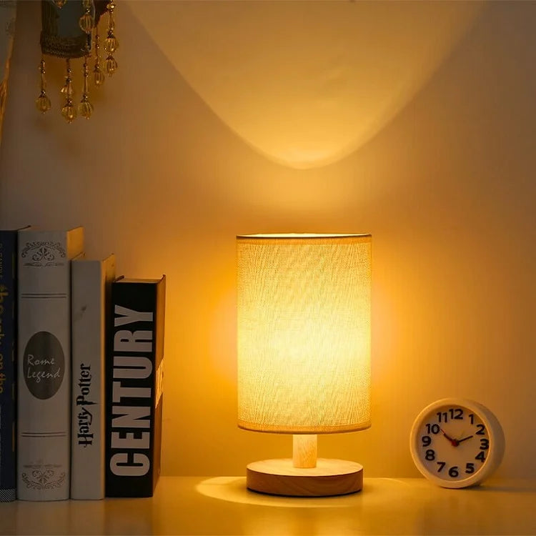 Aiko – Organisk Bordlampe i Træ & Hør med Fjernbetjening