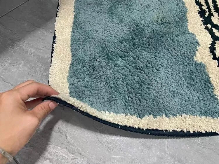 Skridsikker absorberende bademåtte med abstrakt design