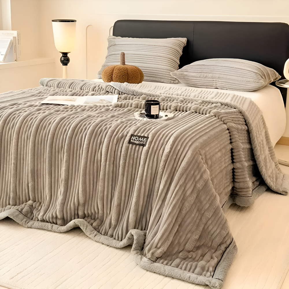 Strivelle Pläd – Vintage-Inspireret Fleecetæppe i Blødt og Holdbart Design