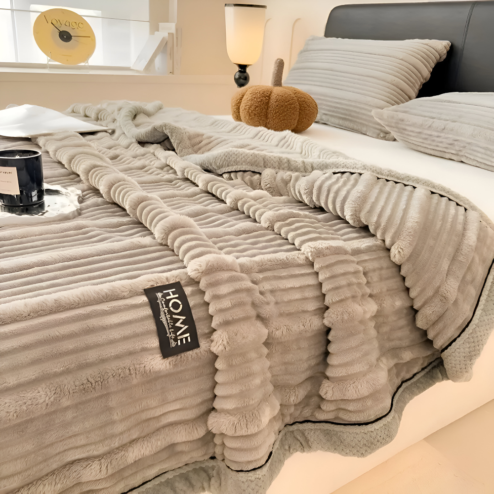 Strivelle Pläd – Vintage-Inspireret Fleecetæppe i Blødt og Holdbart Design