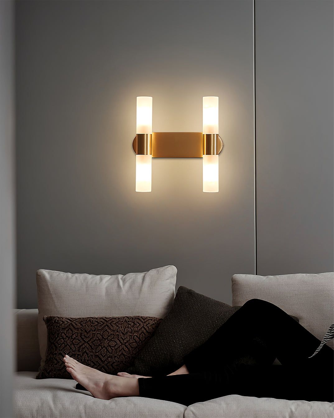 Brassia – Elegant Væglampe i Messing med Energieffektiv LED-Belysning