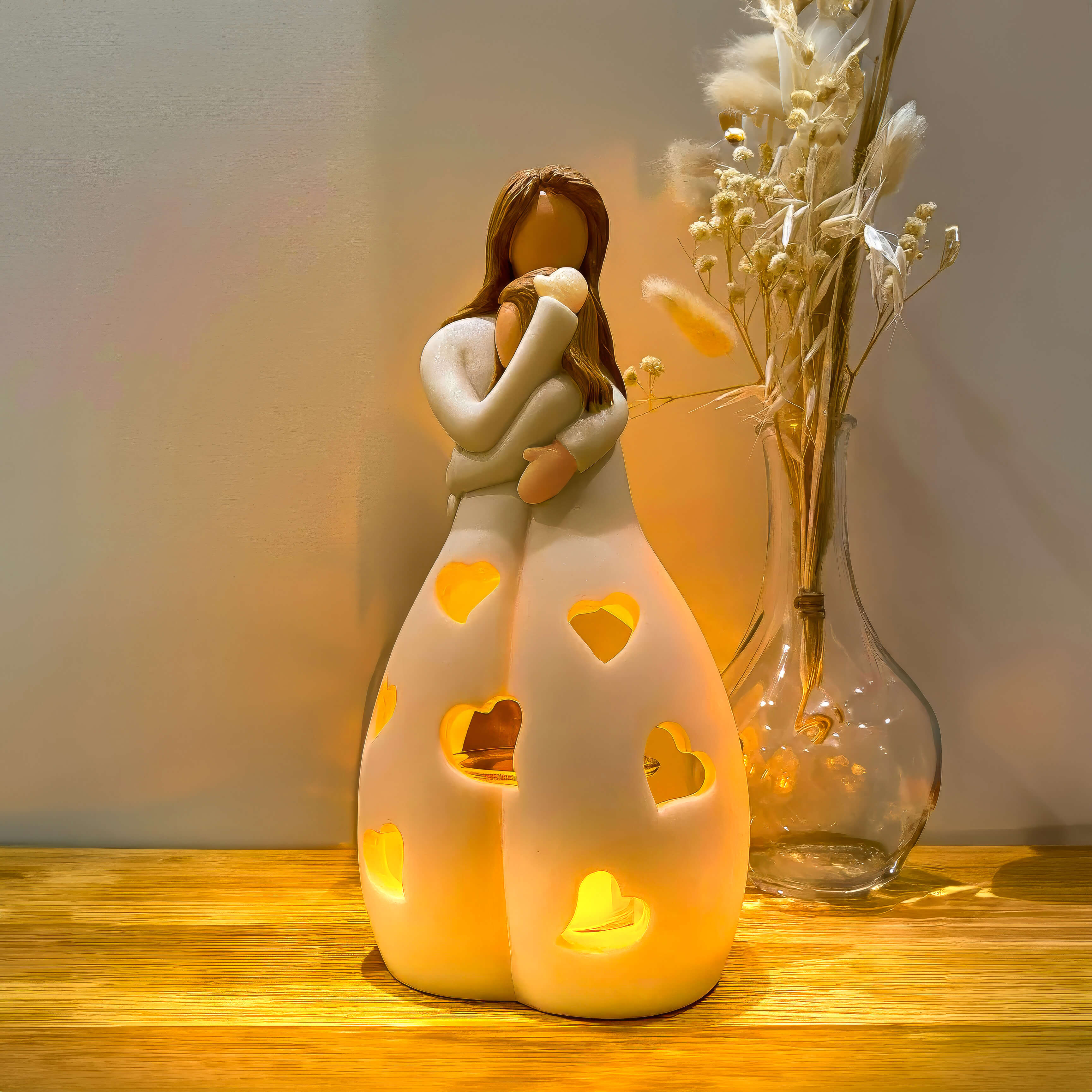 Hvid resin figur – romantisk og tidløs boligdekoration