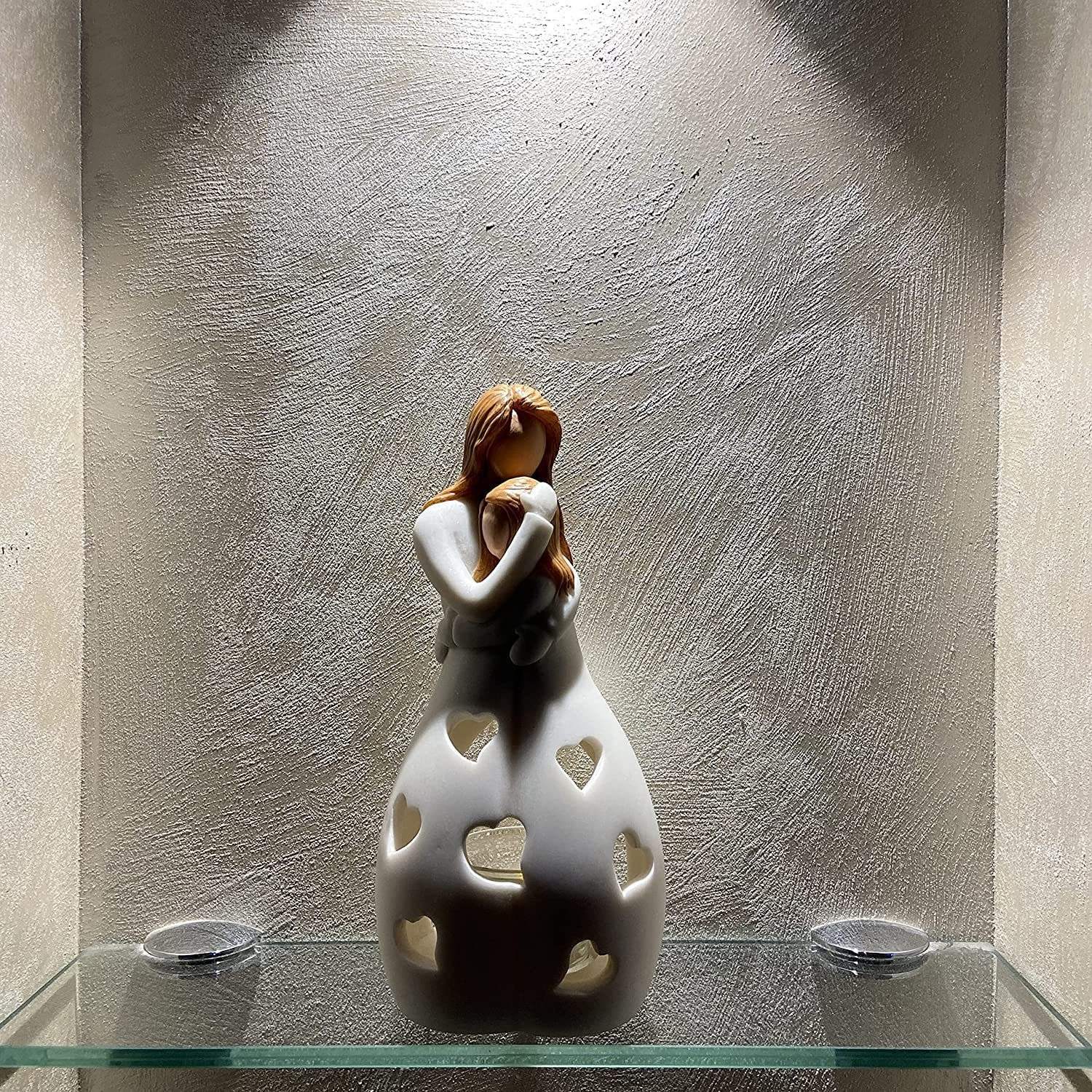 Hvid resin figur – romantisk og tidløs boligdekoration