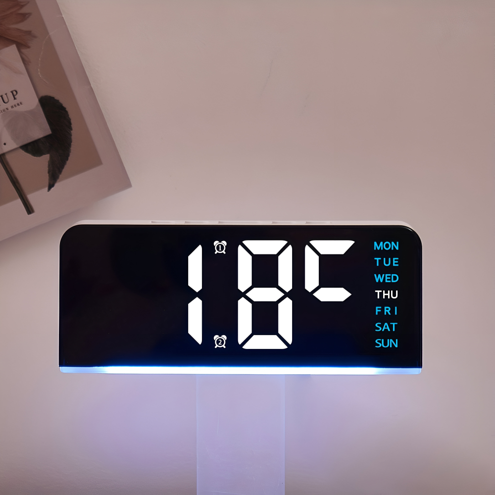 Digital LED vækkeur i moderne design – lydløs og minimalistisk