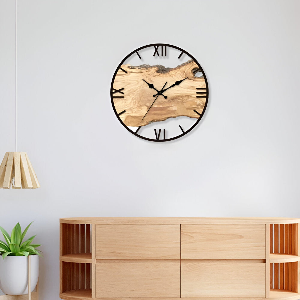 Transparent vægur i minimalistisk design – moderne og lydløs